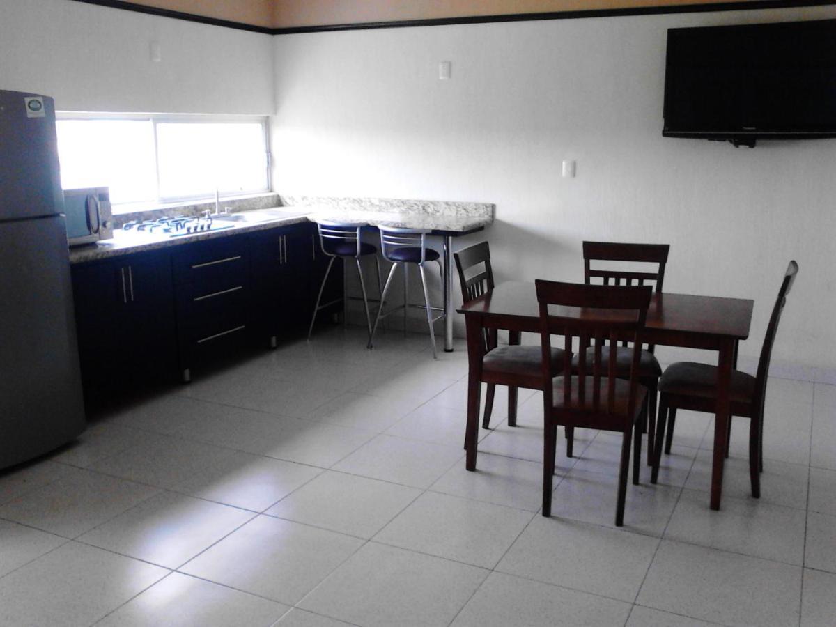 Jalyd Inn Irapuato Exterior photo