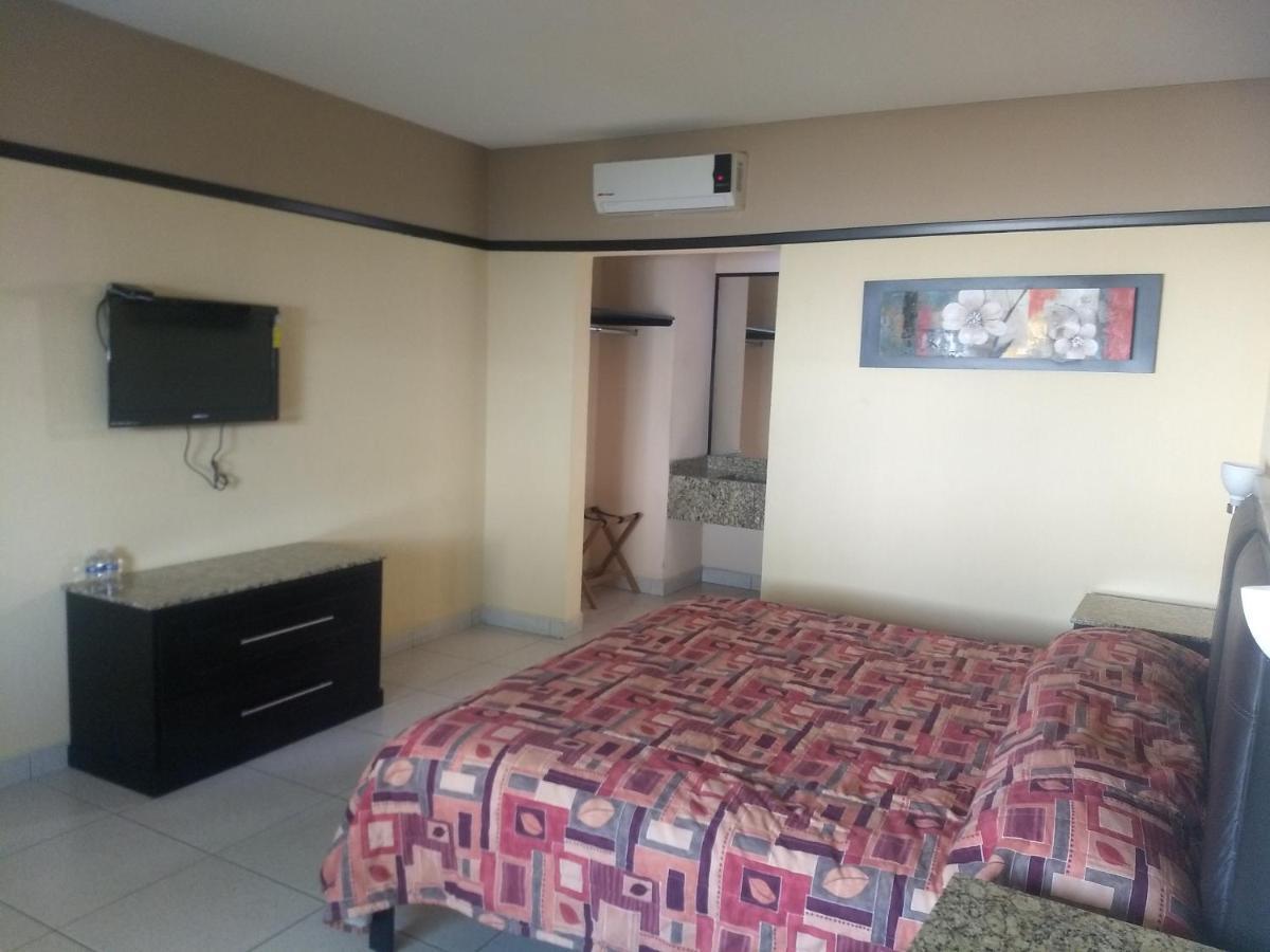 Jalyd Inn Irapuato Exterior photo